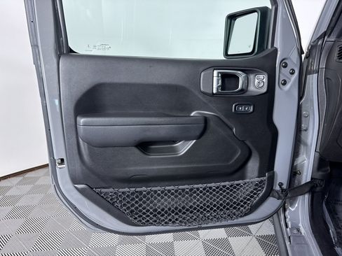 Used 2023 Jeep Wrangler Unlimited w/ Cold Weather Group AWD/4WD image 28