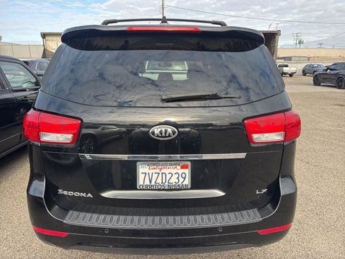 Used 2016 Kia Sedona LX w/ LX Essentials Premium Package FWD image 6