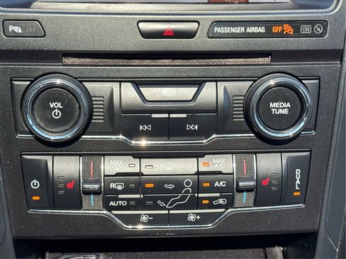 Used 2017 Ford Explorer XLT w/ Equipment Group 202A image 28