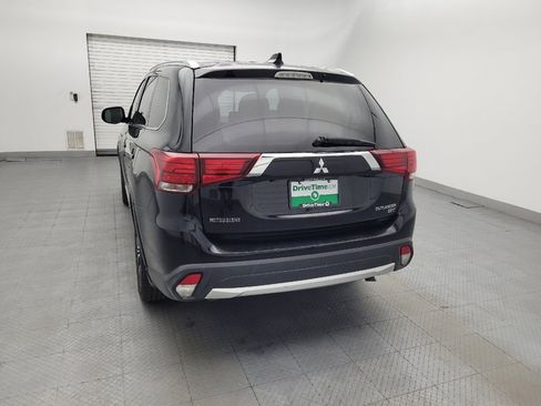 Used 2017 Mitsubishi Outlander GT AWD/4WD image 6