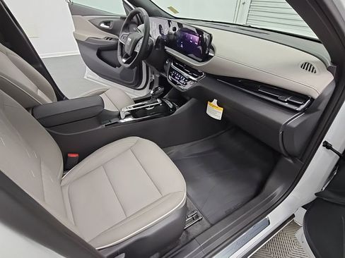 New 2026 Buick Envista Avenir image 37