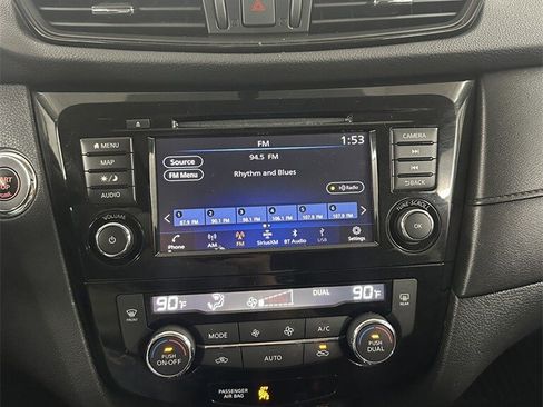 Used 2018 Nissan Rogue SV w/ Sun & Sound Touring Package image 20