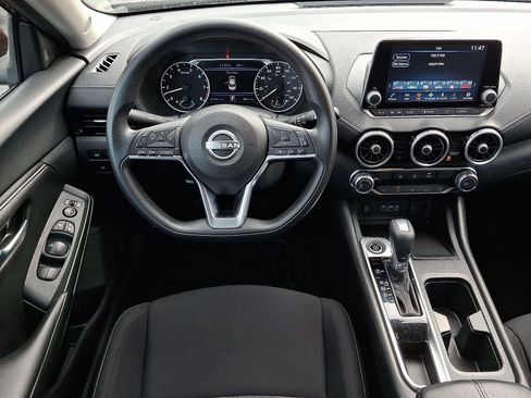 Used 2024 Nissan Sentra SV image 11