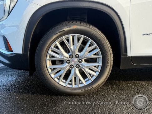 Used 2024 GMC Acadia Elevation w/ Luxury Package image 12