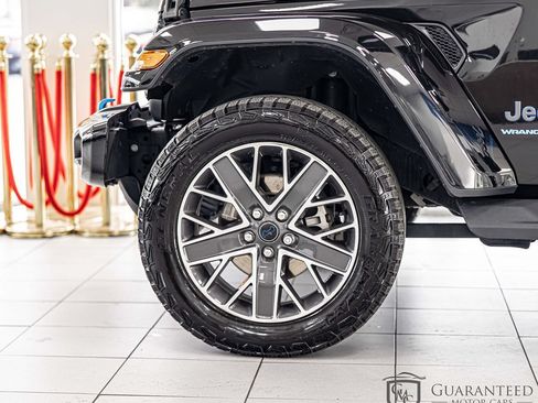 Used 2024 Jeep Wrangler High Altitude AWD/4WD image 7