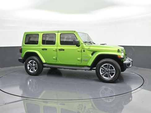 Used 2019 Jeep Wrangler Unlimited Sahara AWD/4WD image 17