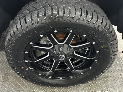 Used 2018 Chevrolet Silverado 1500 LT w/ All Star Edition image 37