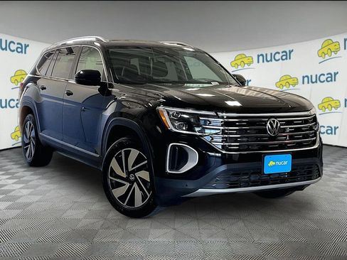 Used 2025 Volkswagen Atlas SEL AWD/4WD image 1