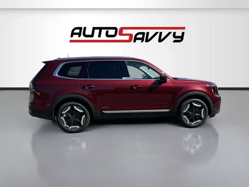 Used 2024 Kia Telluride EX w/ EX Captain's Chair Package AWD/4WD image 8