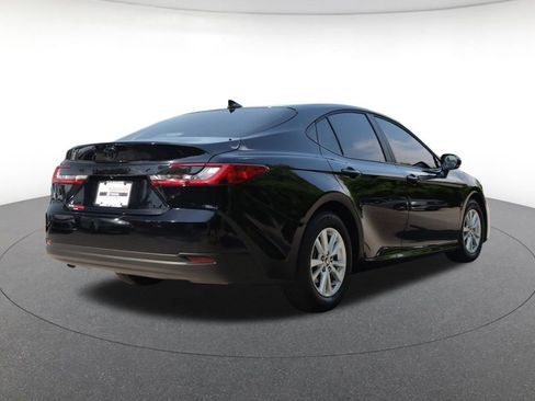 Used 2025 Toyota Camry LE FWD image 5