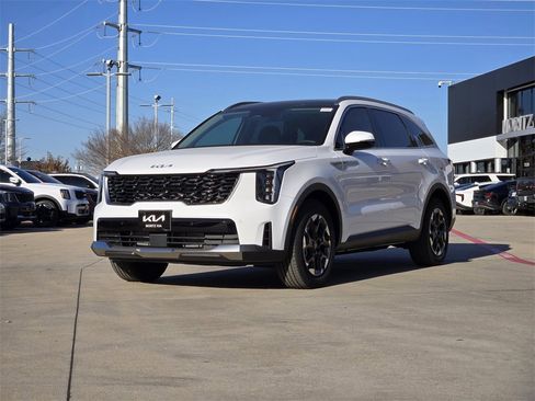 New 2026 Kia Sorento S image 4