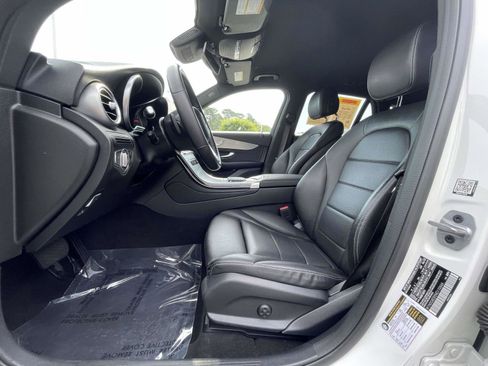 Used 2022 Mercedes-Benz GLC 300 4MATIC image 17