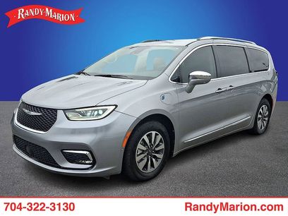 Used 2021 Chrysler Pacifica Limited w/ Premium & Safety Sphere Group