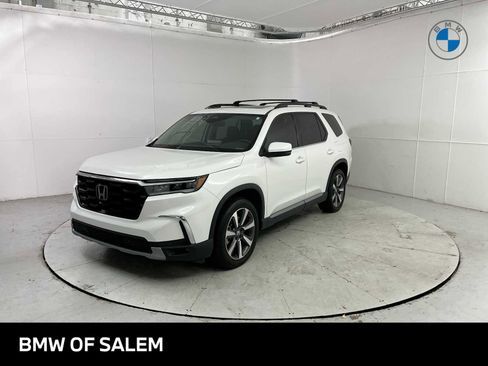Used 2023 Honda Pilot Touring image 1