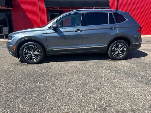 Used 2018 Volkswagen Tiguan SEL w/ 3rd Row Seat Package image 13