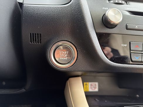 Used 2021 Lexus RX 350L Premium image 16