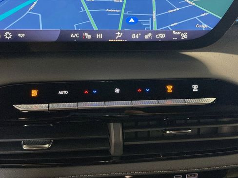 Used 2025 Buick Enclave Avenir FWD image 18
