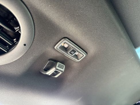 Used 2022 Ford Explorer King Ranch w/ Premium Technology Package image 34