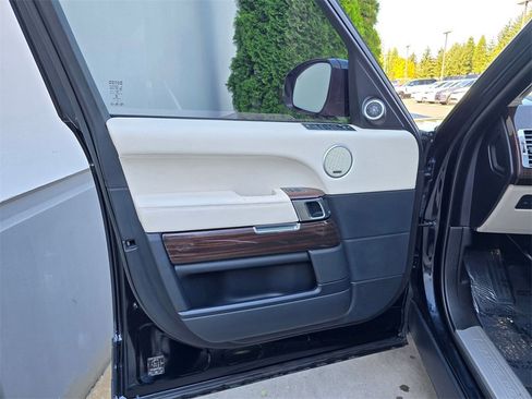 Used 2016 Land Rover Range Rover HSE image 23