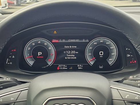Used 2023 Audi Q8 Premium Plus AWD/4WD image 13