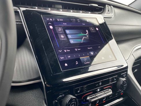 Certified 2023 Jeep Grand Cherokee L Laredo image 28