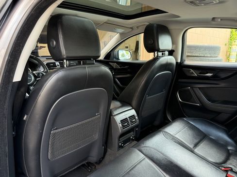 Used 2020 Jaguar XE S image 16