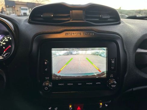 Used 2016 Jeep Renegade Limited image 20