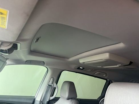 Used 2018 Honda Odyssey Elite image 16