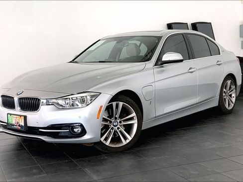 Used 2018 BMW 330e w/ Convenience Package RWD image 1
