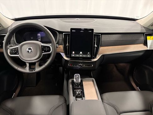 New 2026 Volvo XC90 B6 Plus w/ Protection Package Premier image 2