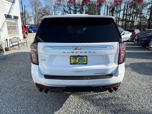 Used 2023 Chevrolet Suburban Premier AWD/4WD image 4