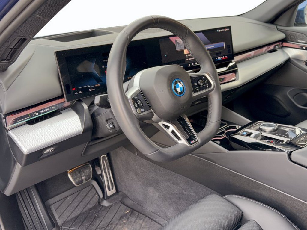 Certified 2026 BMW i5 eDrive40 RWD image 4
