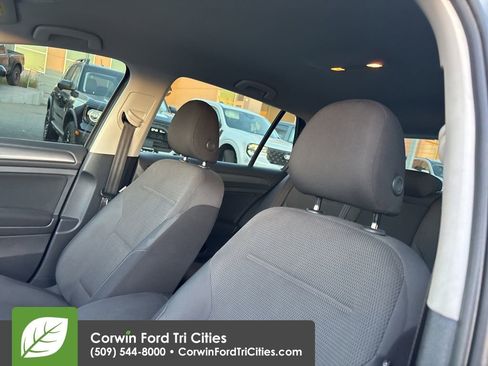 Used 2019 Volkswagen Golf S FWD image 12