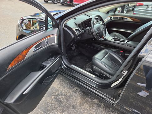 Used 2015 Lincoln MKZ w/ Equipment Group 101A Select FWD image 5