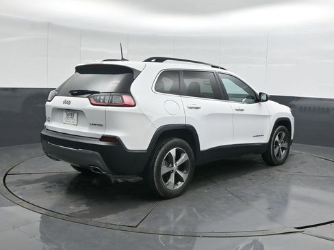Used 2022 Jeep Cherokee Limited image 2