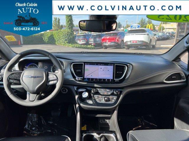 Used 2025 Chrysler Pacifica Limited FWD image 15