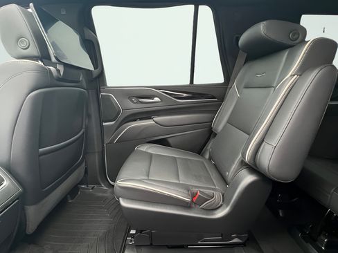 Used 2021 Cadillac Escalade Sport RWD image 19