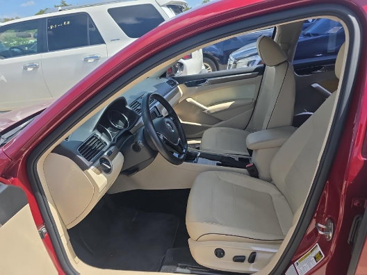 Used 2018 Volkswagen Passat 2.0T SE FWD image 3