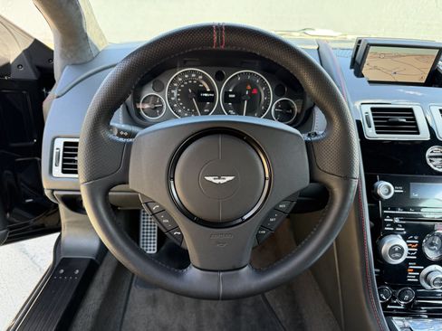 Used 2009 Aston Martin DBS Coupe RWD image 11