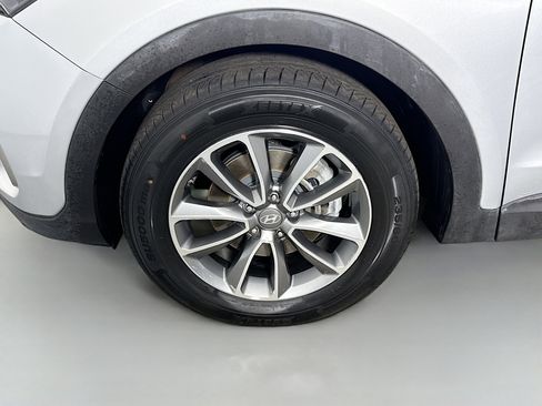 Used 2018 Hyundai Santa Fe SE FWD image 37