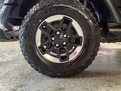 Used 2019 Jeep Wrangler Unlimited Rubicon AWD/4WD image 32