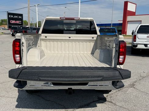 New 2026 GMC Sierra 1500 SLE AWD/4WD image 4