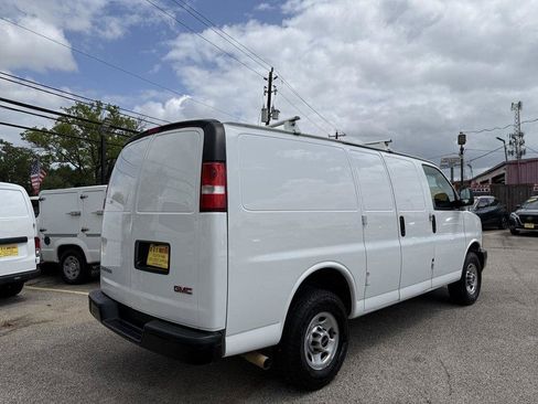 Used 2023 GMC Savana 2500 w/ Driver Convenience Package RWD image 8
