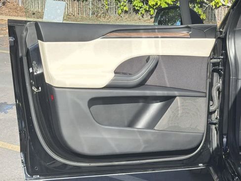 Used 2022 Tesla Model X image 20