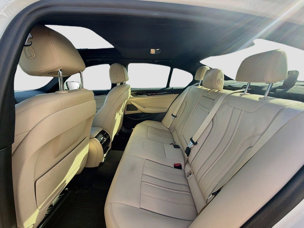 Used 2020 BMW 540i w/ Premium Package RWD image 26