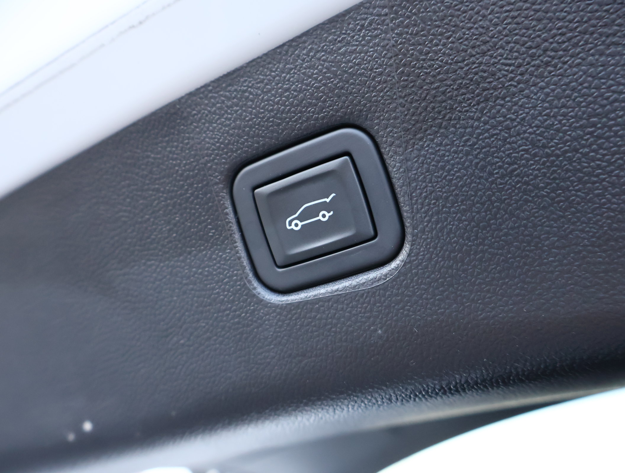 Used 2024 Chevrolet Blazer LT w/ Convenience Package FWD image 23