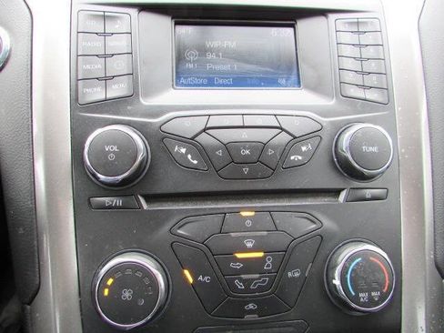 Used 2018 Ford Fusion SE FWD image 16