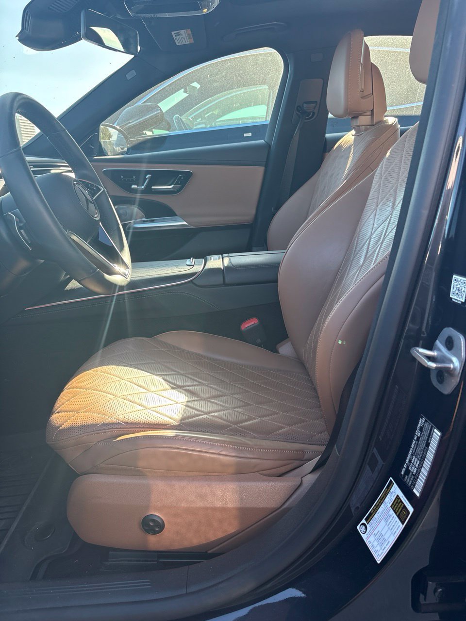 Used 2024 Mercedes-Benz E 350 4MATIC Sedan image 6
