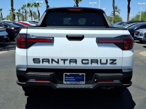 Certified 2025 Hyundai Santa Cruz SE FWD image 4