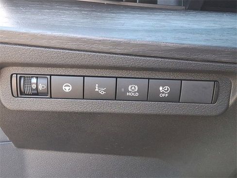 Used 2024 Nissan Ariya AWD image 25